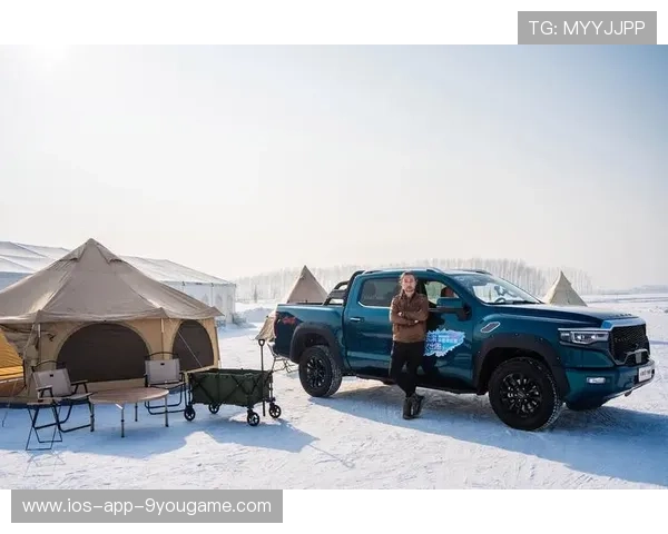 “极限越野：泥泞、冰雪、沙尘的终极挑战”，泥泞和冰雪侧滑