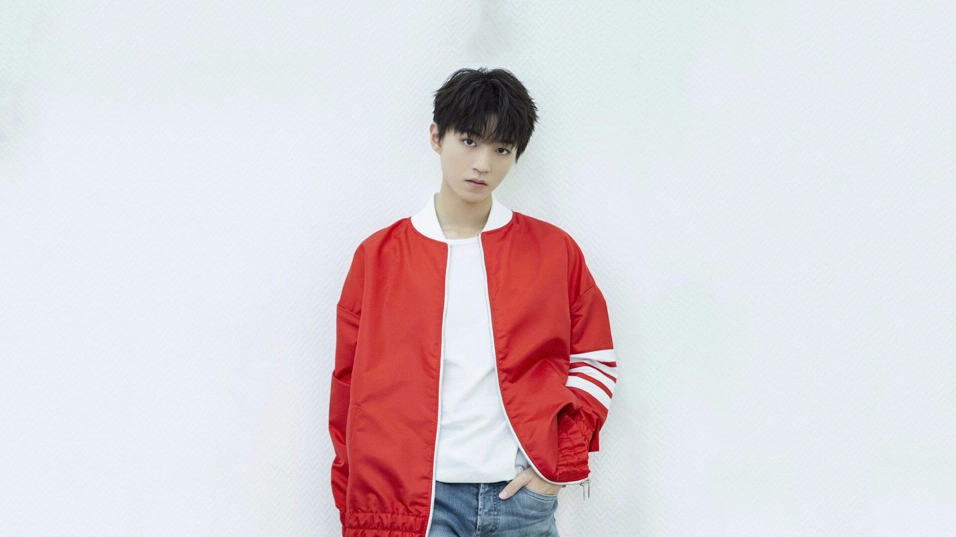 -从困境到巅峰，登贝莱成长历程引共鸣，登贝莱强吗