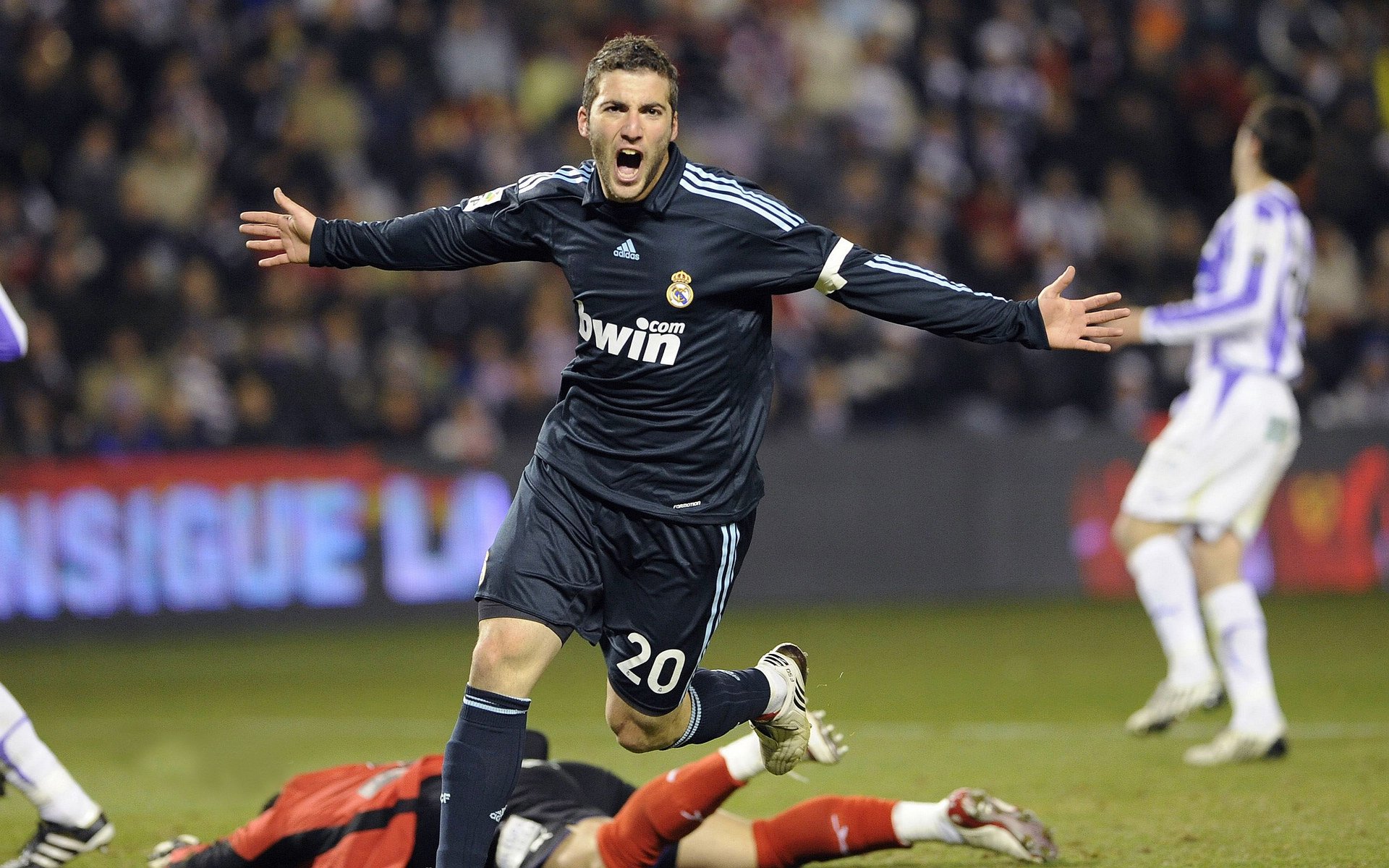 “读书+跑步双挑战” 马拉松报名需完成书单打卡方可参与